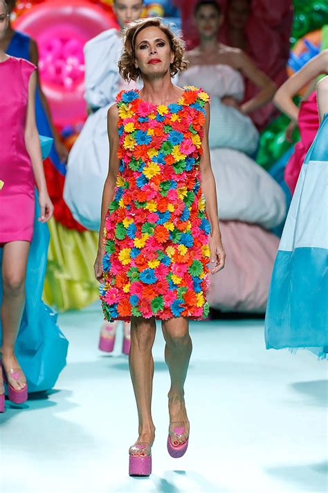 agatha ruiz de la prada alfombras|Ágatha Ruiz de la Prada, la moda optimista: “Echo de menos la .